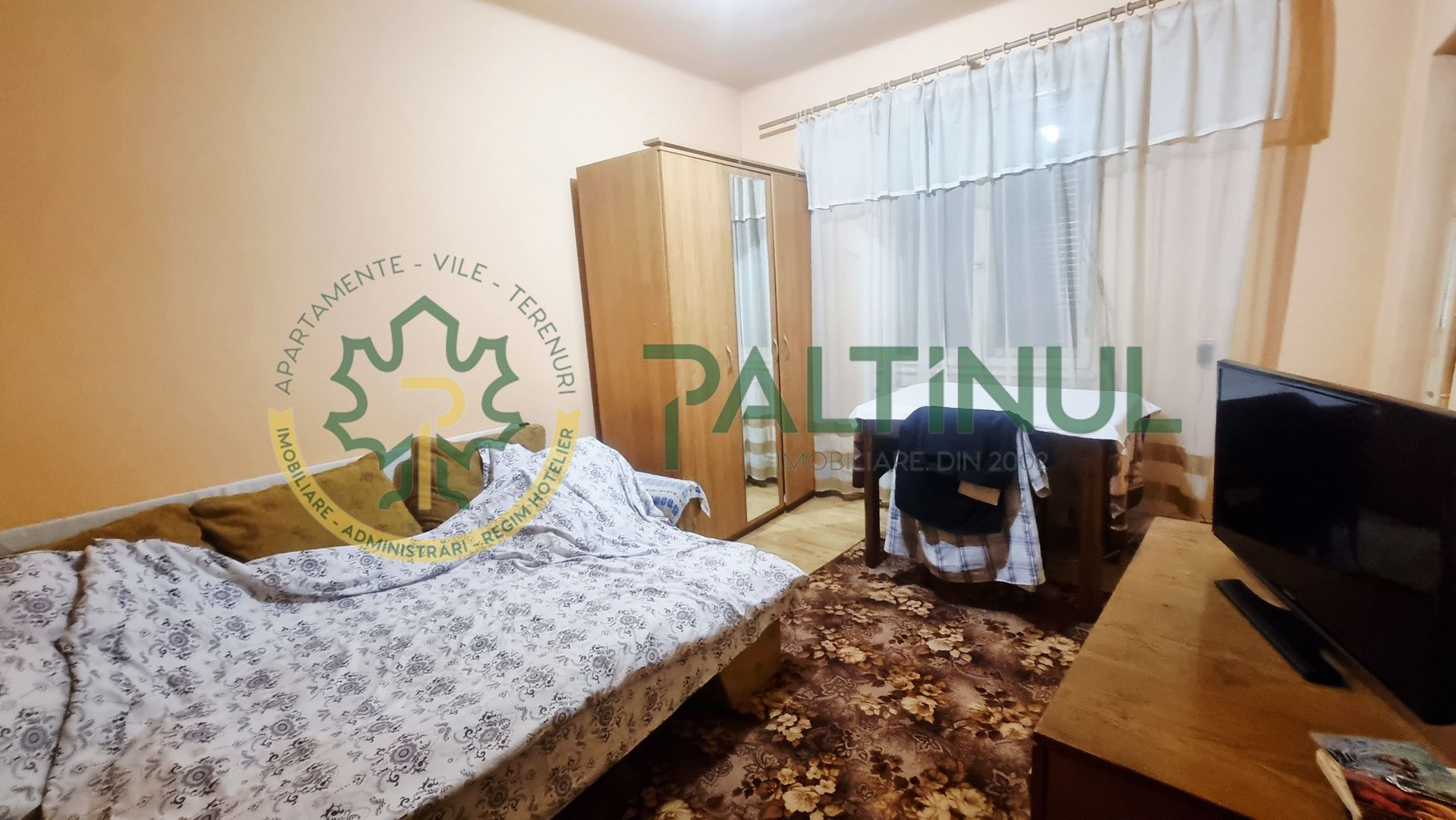 Casă singur în curte, 363 mp teren – zona Record, 2 intrări, anexa, trifazic