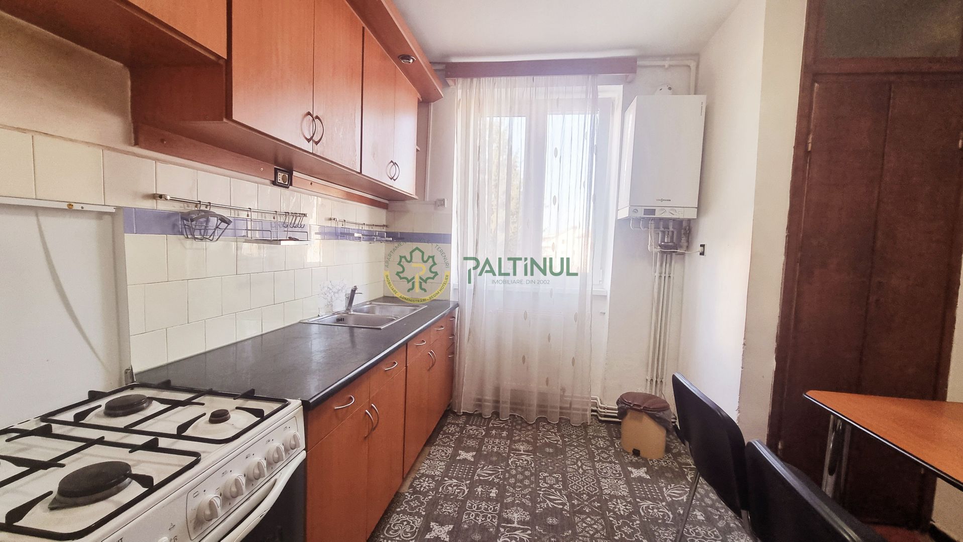 Apartament 3 Camere  Etaj 4/5, Strada Rusciorului, Zona Terezian