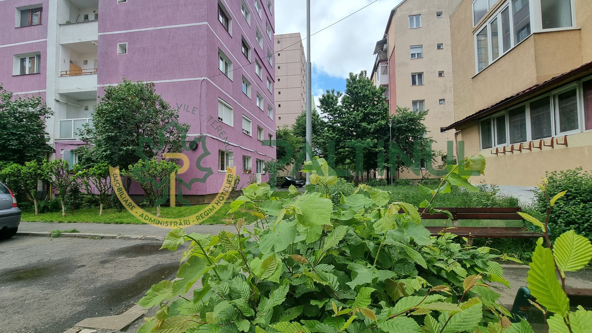 Apartament 3 camere Vasile Aaron, decomandat cu balcon, etaj 4/10, pivniță