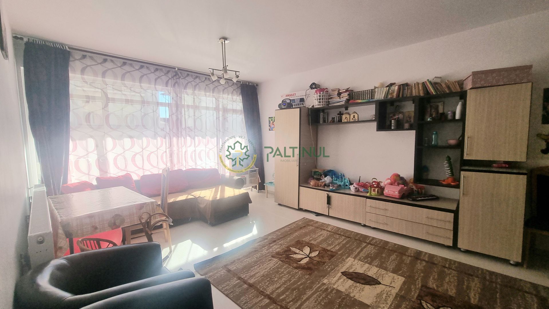 Parter 3 camere: 83mp cu balcon în Selimbar”