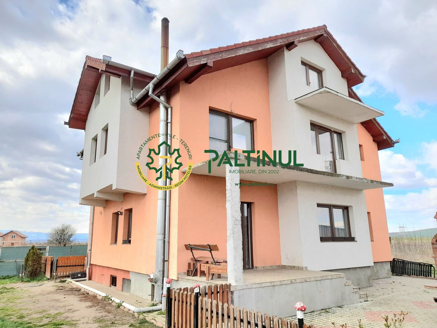 Casă cu 5 camere in cartier Veterani