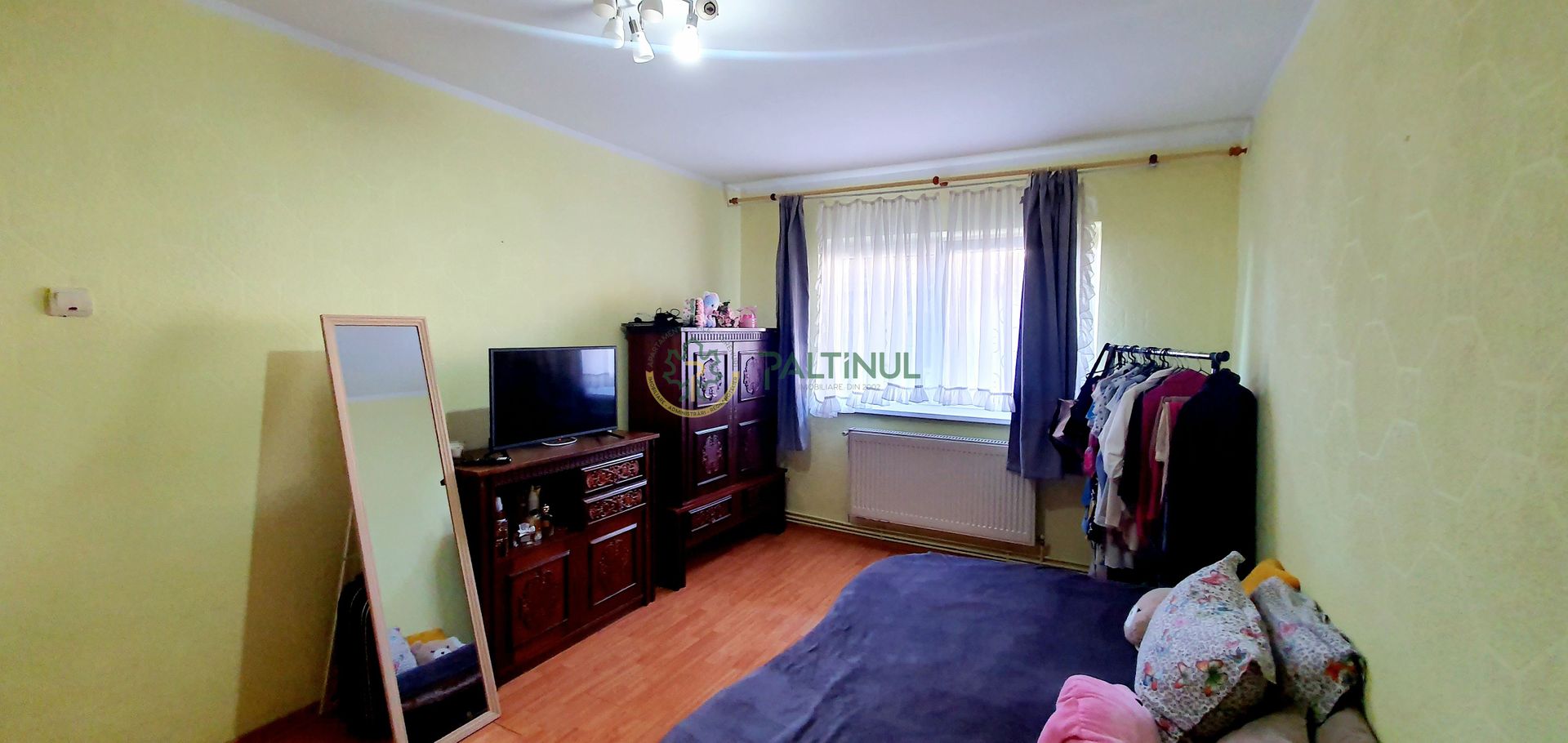 Apartament cu 3 camere, zona Terezian