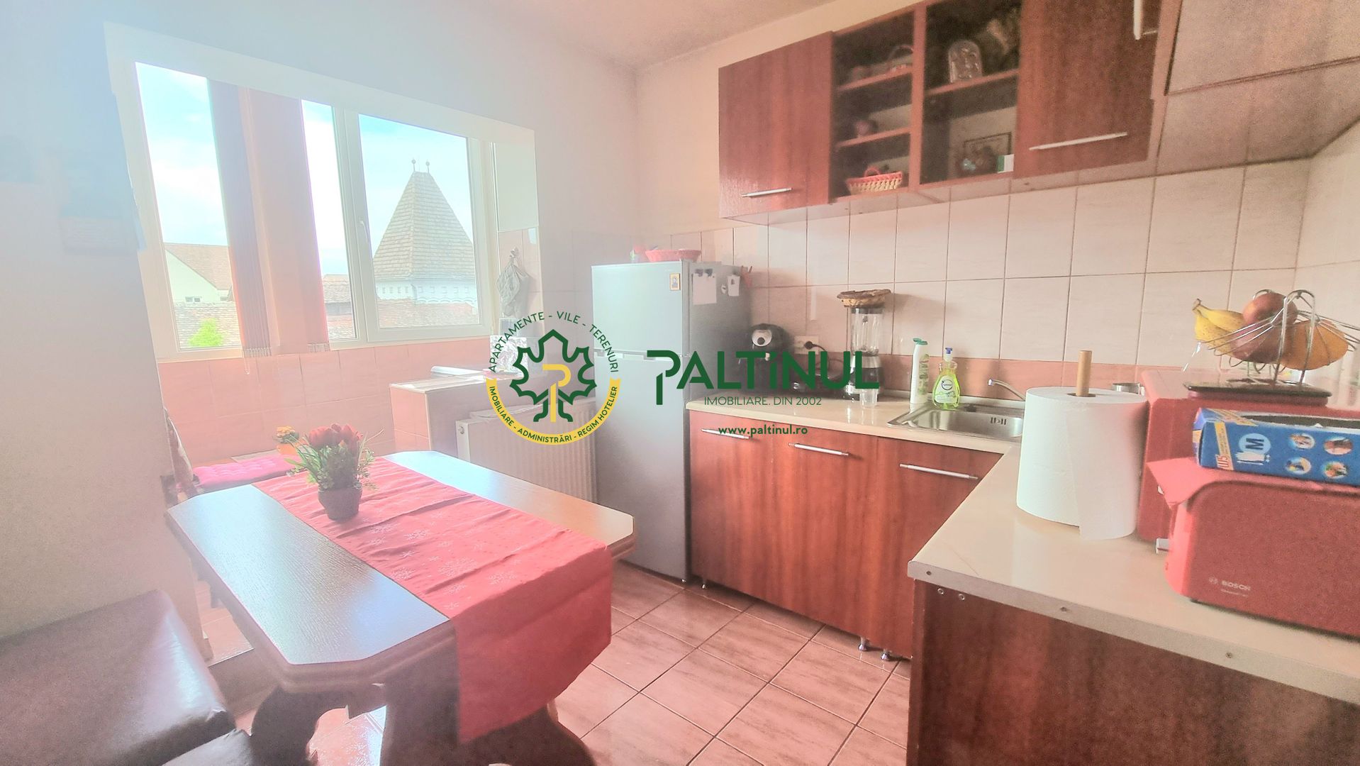 Apratament cu 2 camere, 2 balcoane, pivnita Central