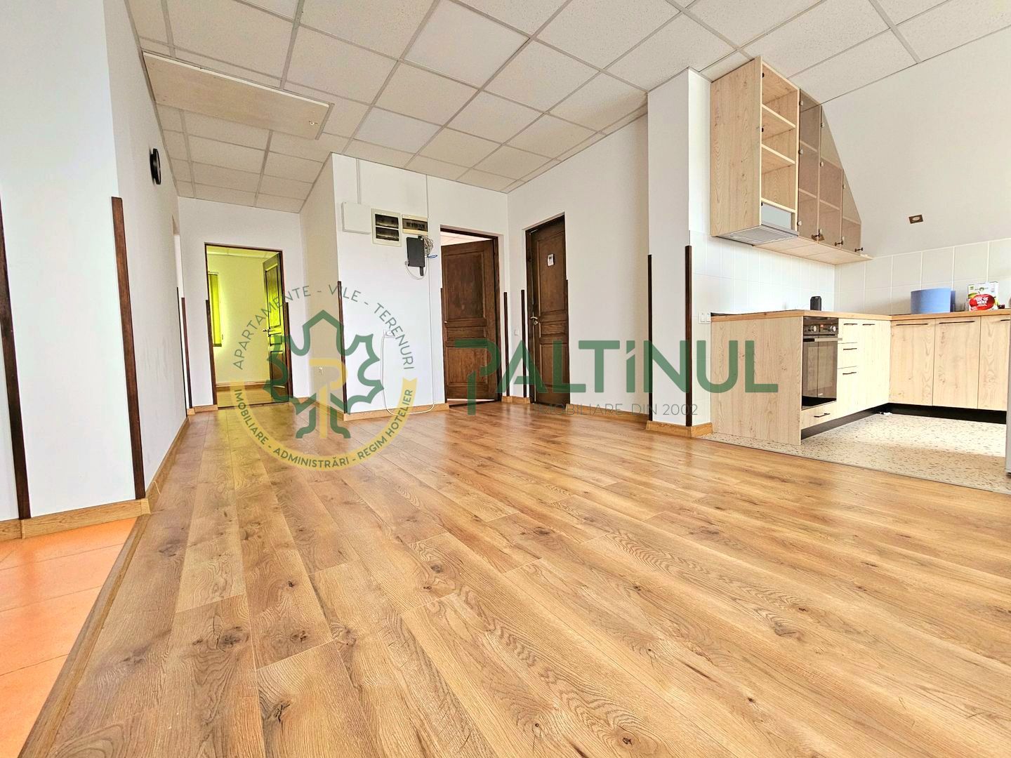 Apartament multifuncțional Trei Stejari, 2 locuri parcare