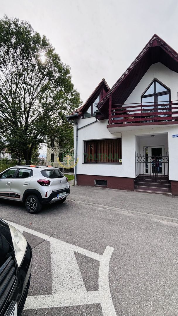 AQuyK6ZvO1Fp1d_abfE-HfxT8V-TL-0HNHV8GID2m_g