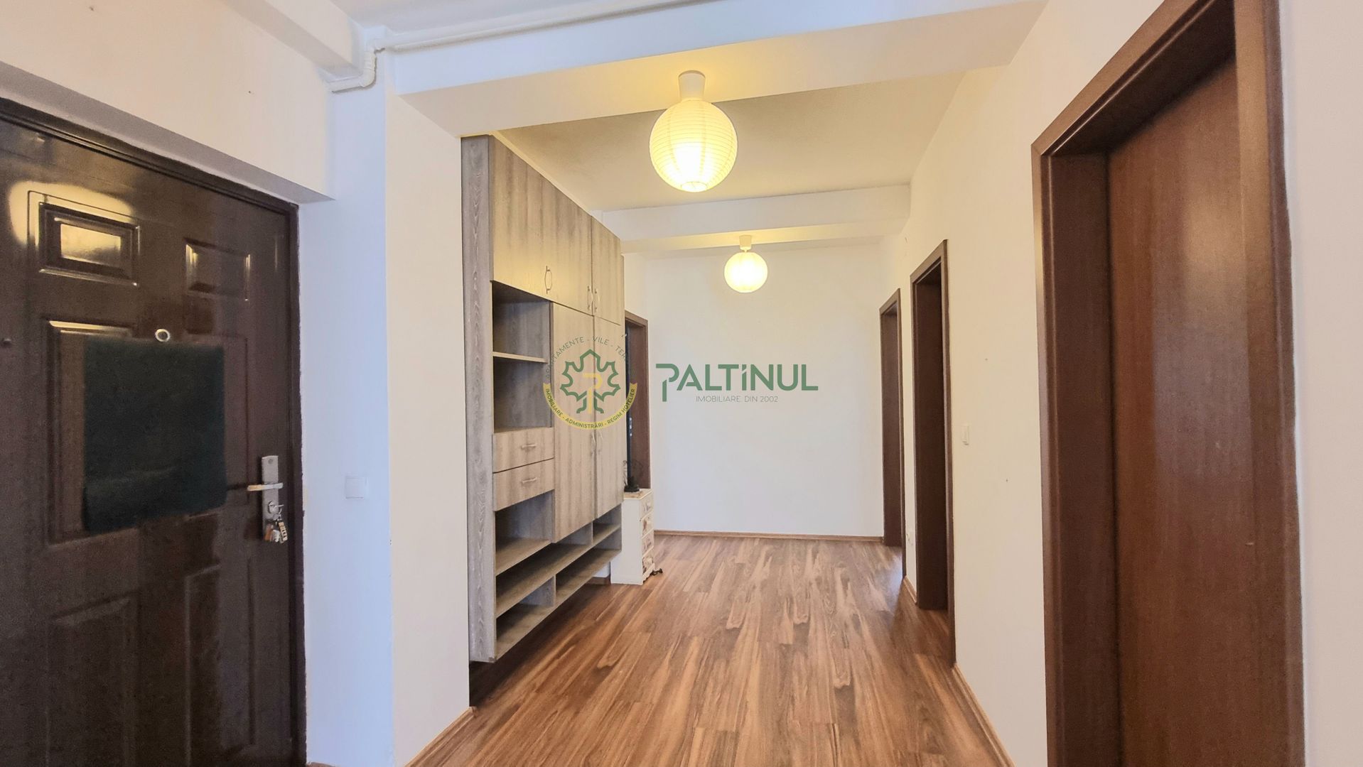 Apartament 3 camere , parter, loc de parcare – zona 3 Stejari