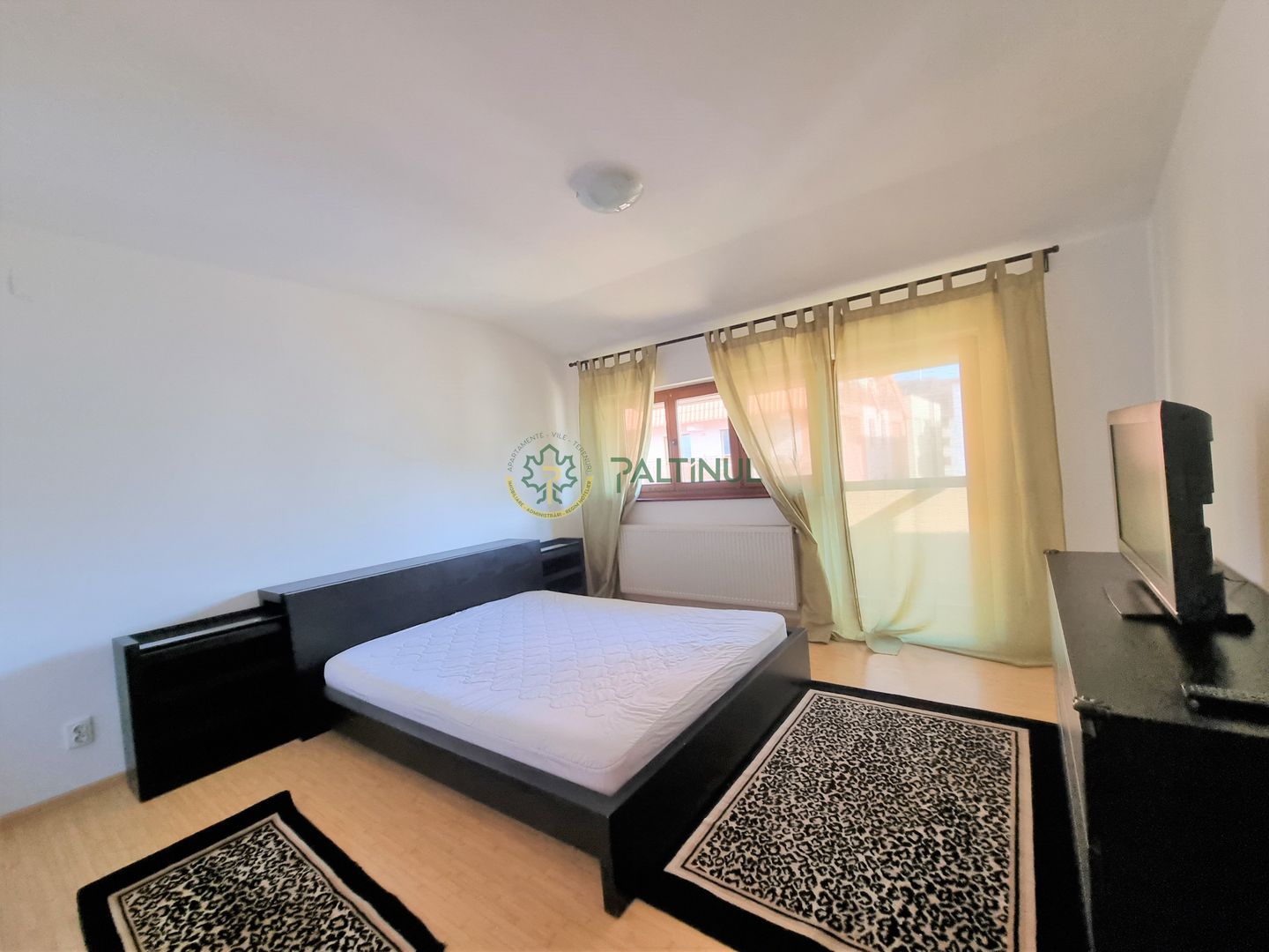 Ap. 3 camere cu balcon , zona Strand Nou