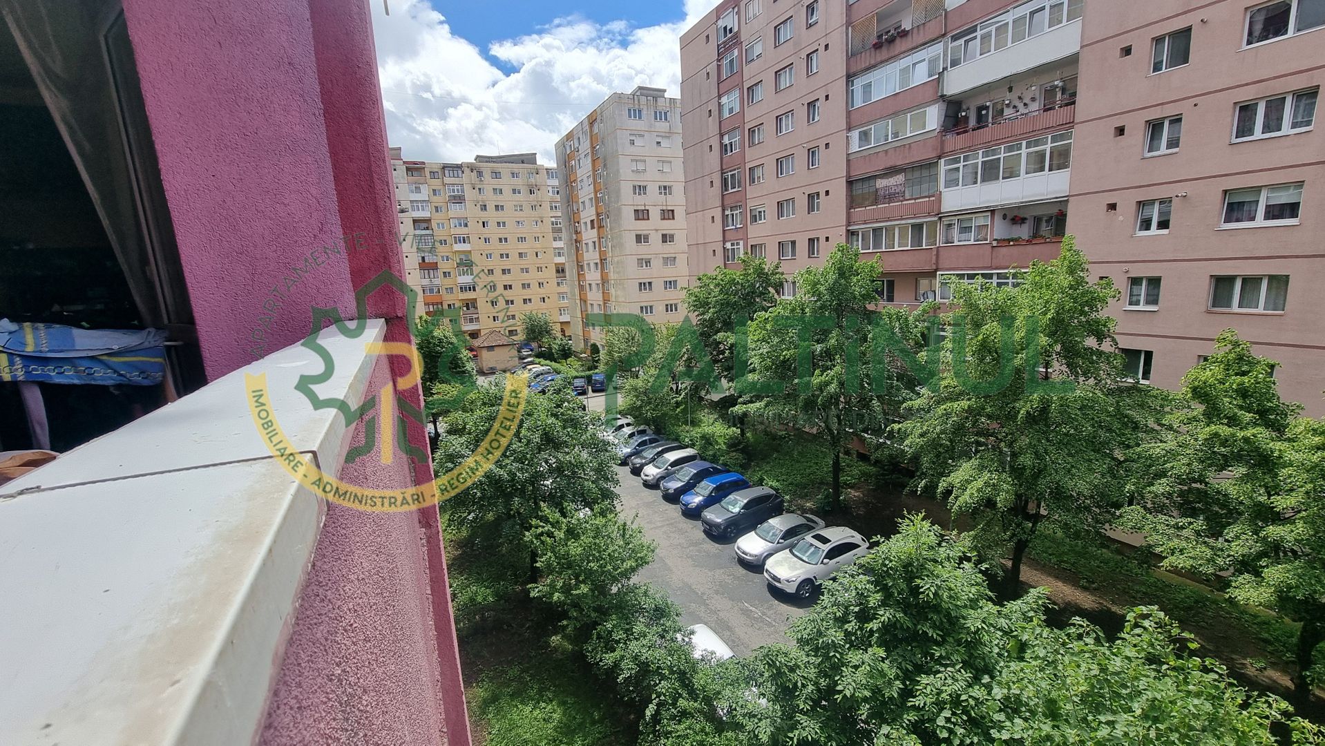 Apartament 3 camere Vasile Aaron, decomandat cu balcon, etaj 4/10, pivniță