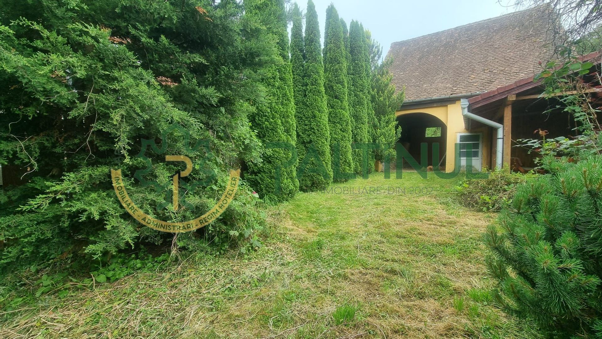 Casă de vânzare în Cisnădioara, curte mare și vedere spre munte