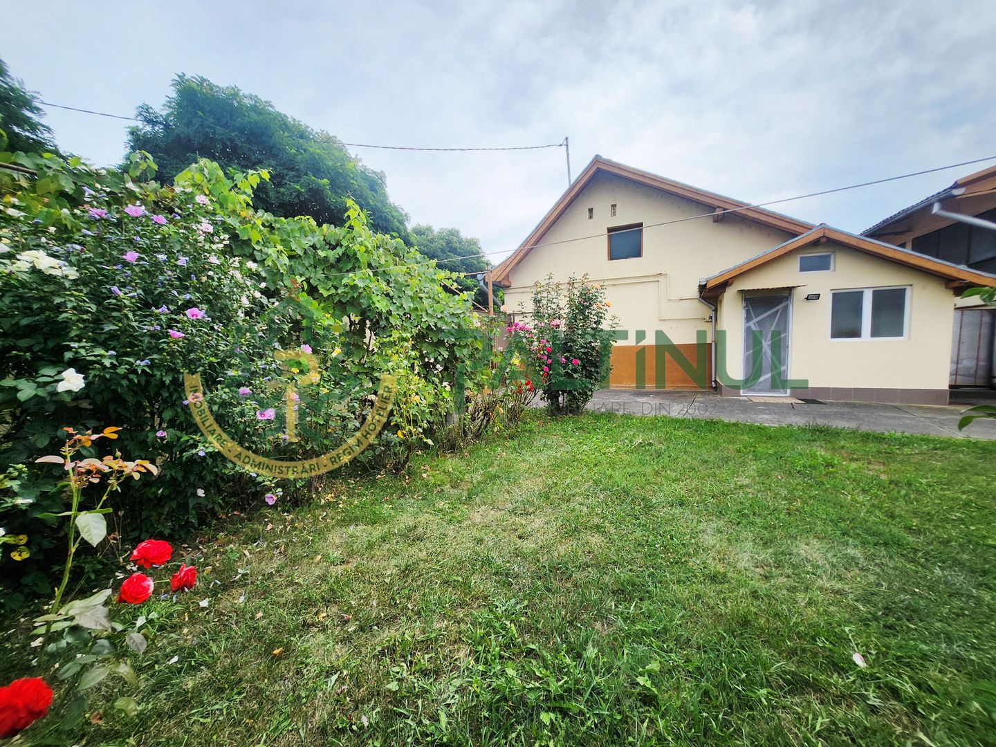 Casă cu teren 671 mp și hală 270 mp – Lazaret, acces din 2 străzi