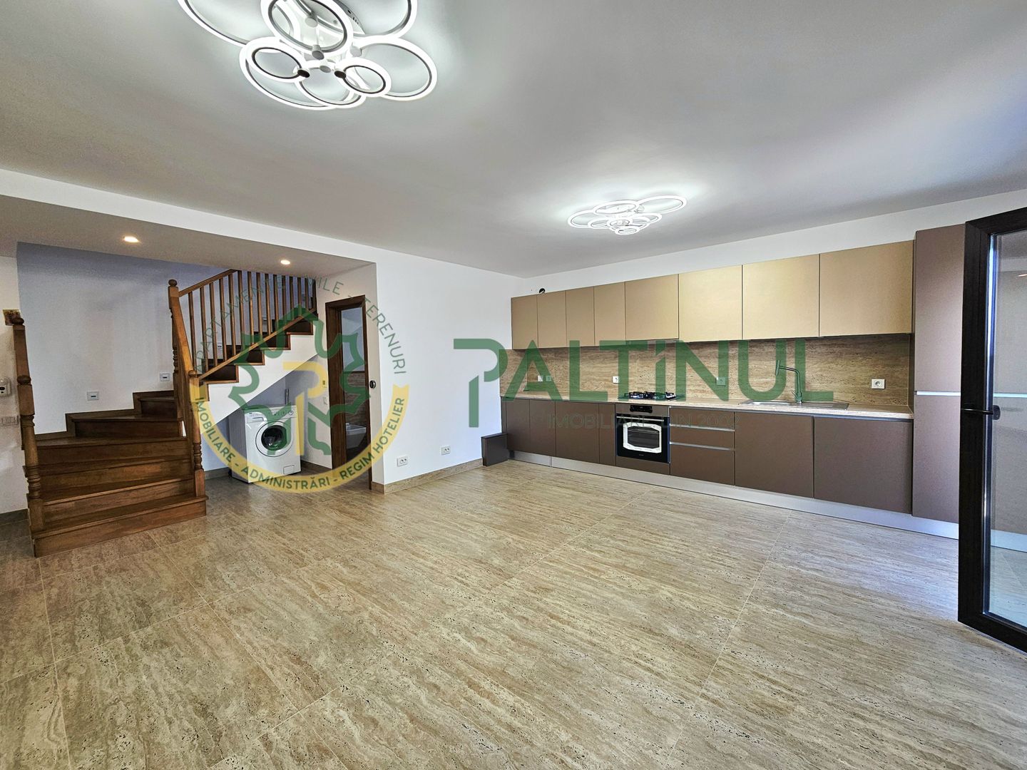 Apartament 4 camere cu curte proprie și 3 băi în Sibiu, Cartier Arhitecților
