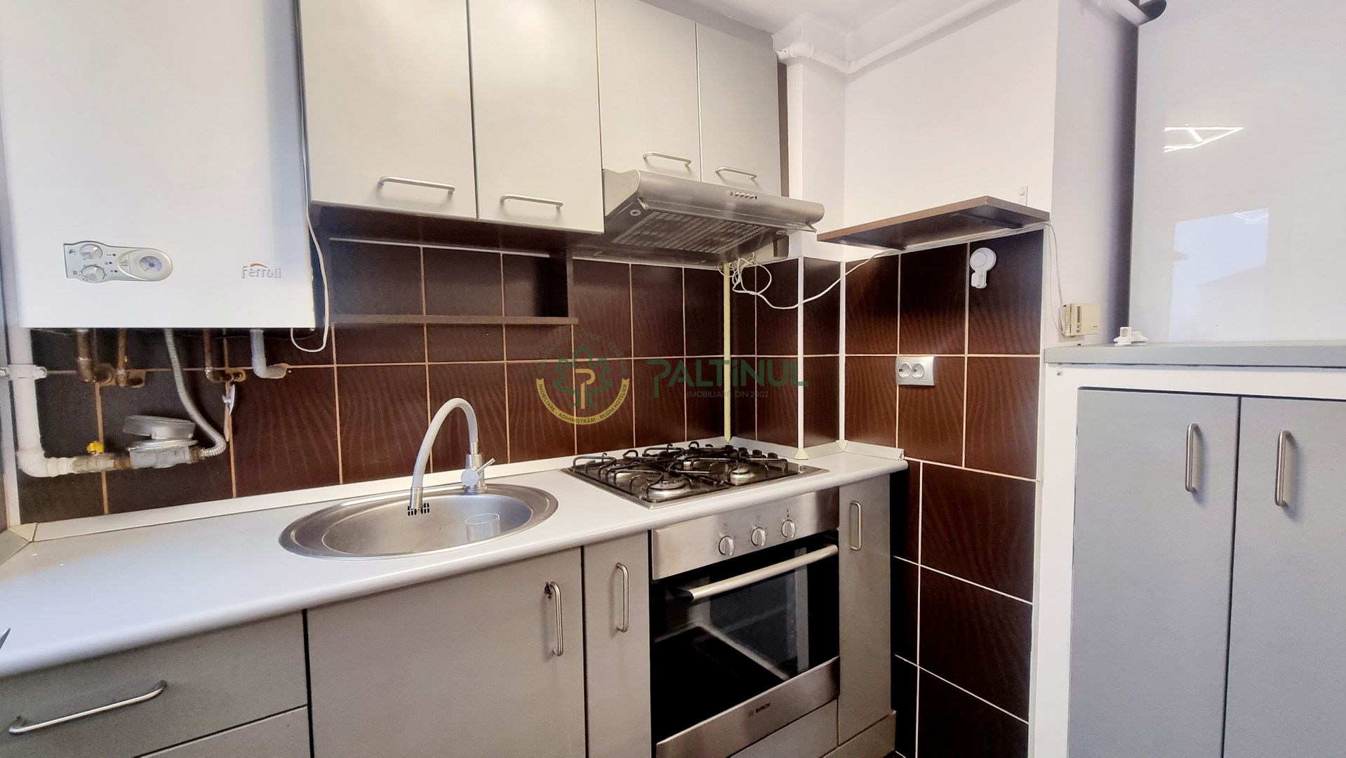 Apartament 3 camere, etaj 2, Vasile Aaron, Sibiu – locuință sau investiție