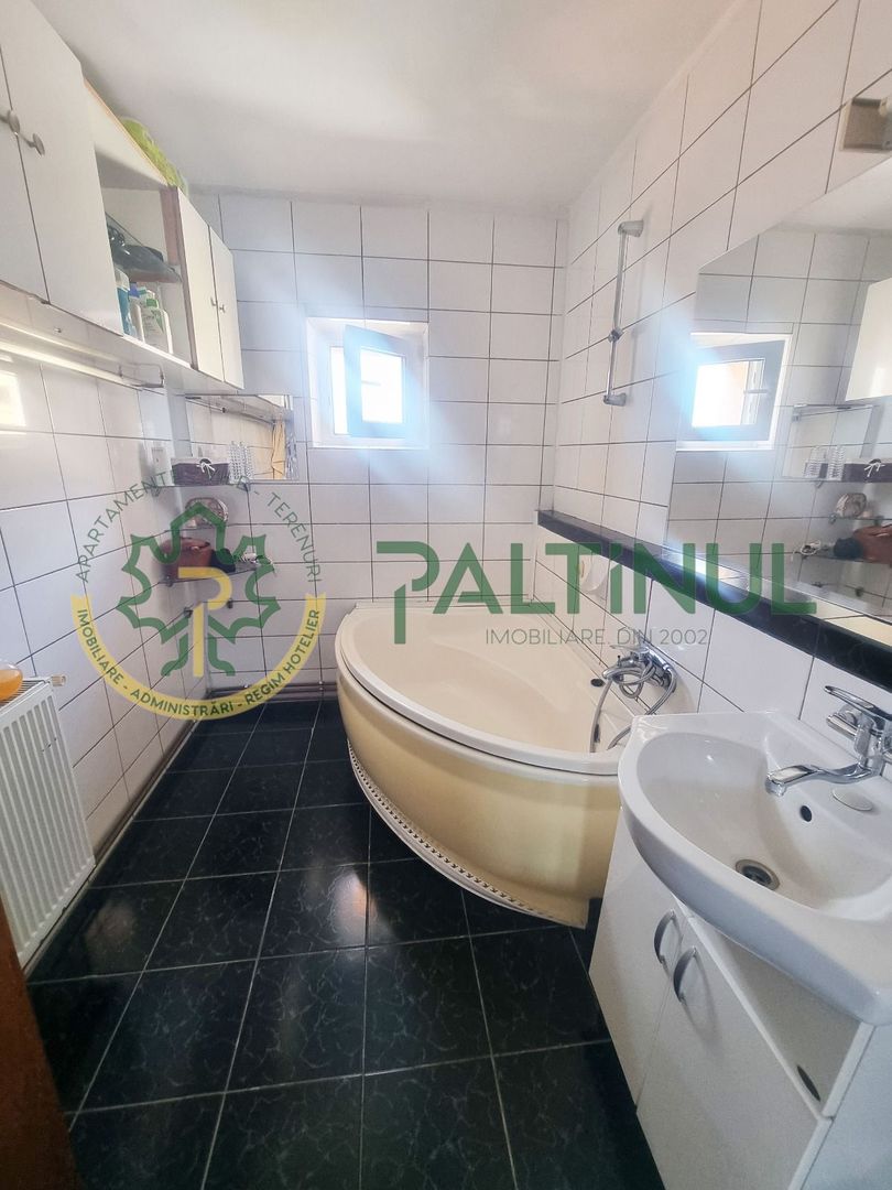 Apartament 3 camere, 2 băi, balcon, lift – Terezian, str. Lungă, 73 mp