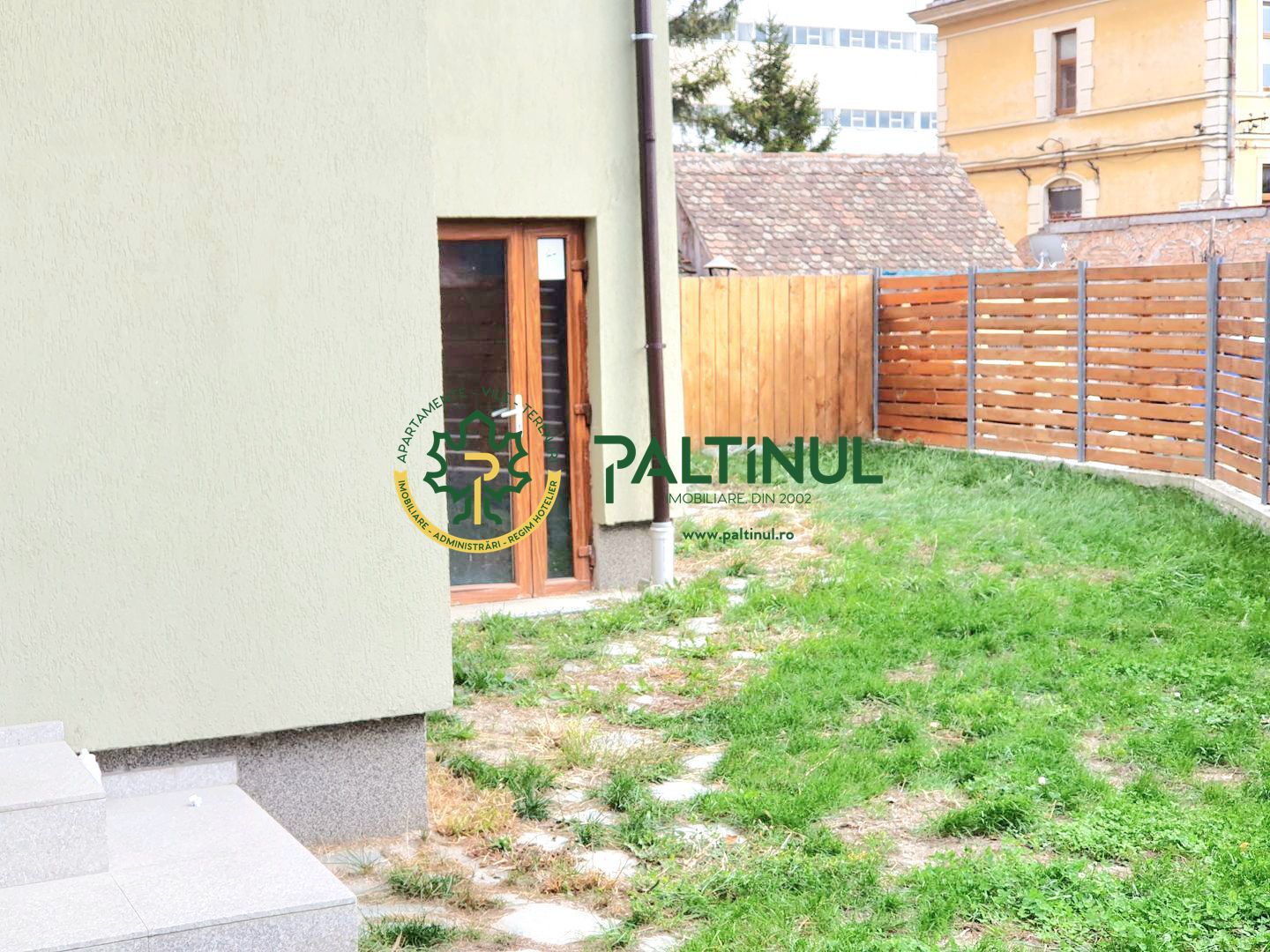 Refugiu Urban Contemporan: Casă în Centrul Sibiului