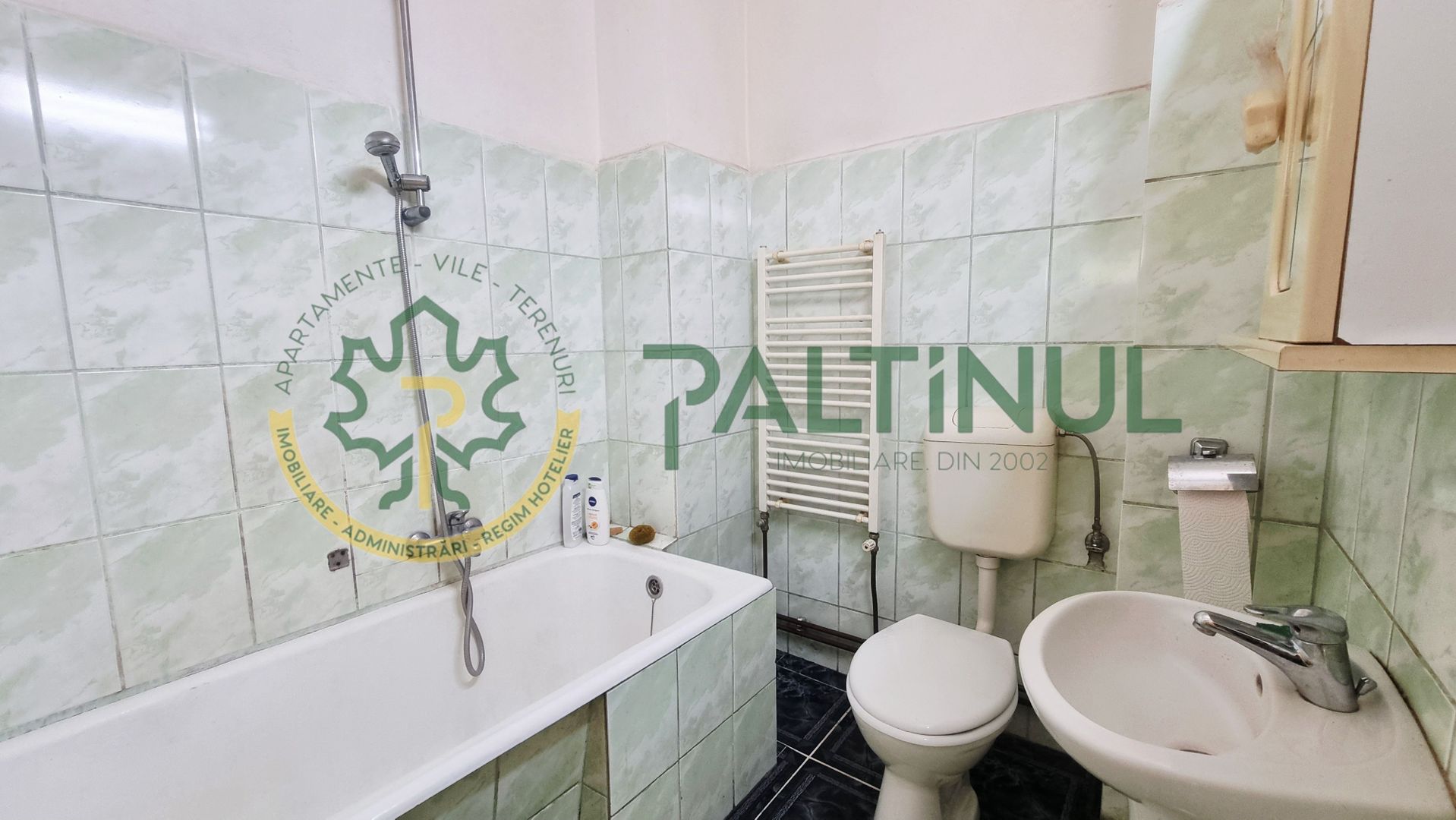 Casă singur în curte, 363 mp teren – zona Record, 2 intrări, anexa, trifazic