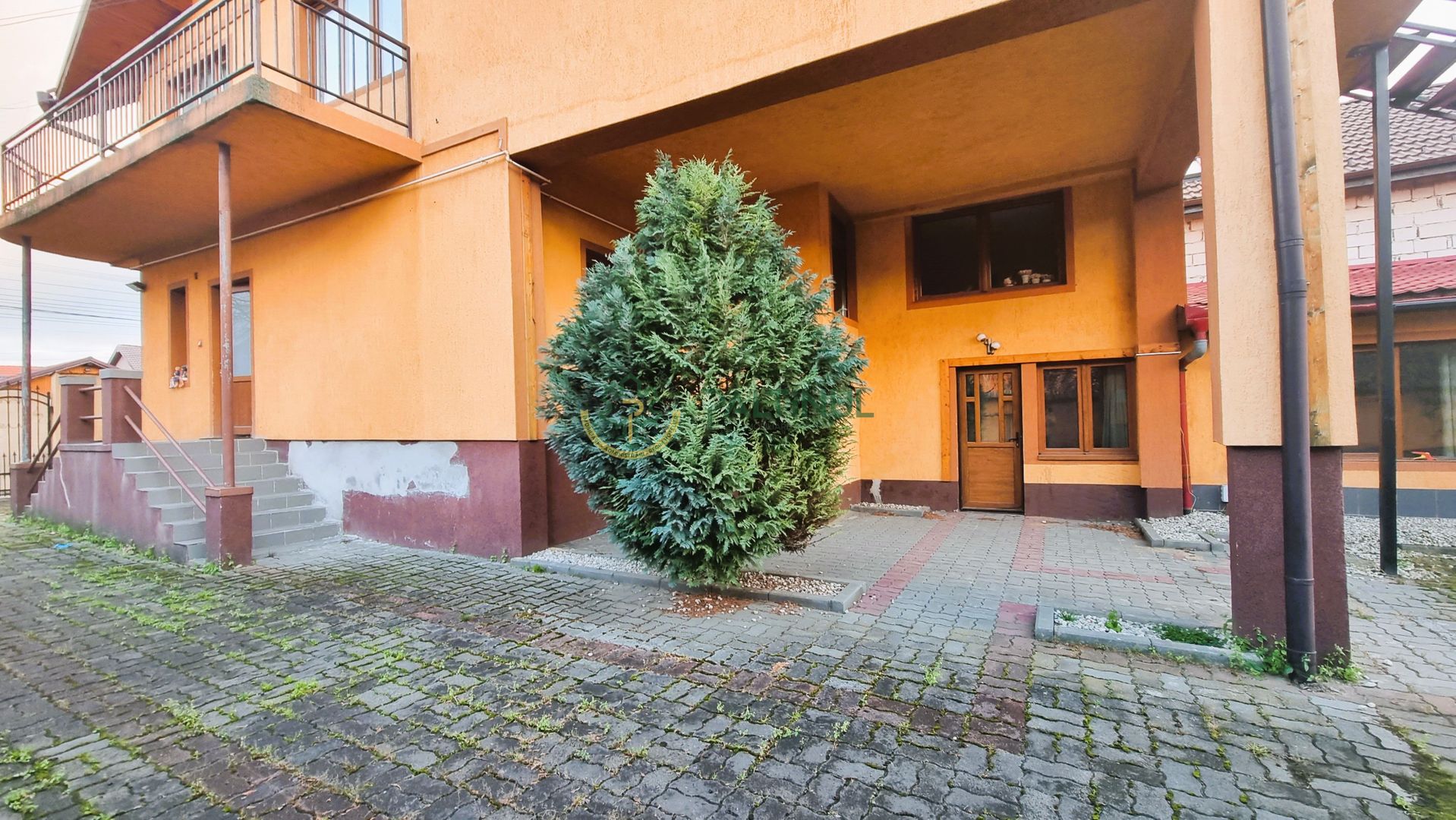 Casa cu teren 567 mp cu 11 camere PIATA CLUJ