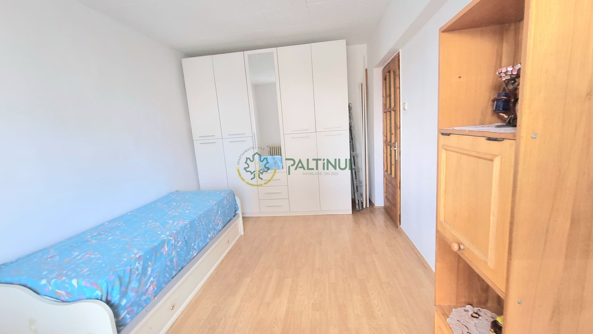 Ap. 3 camere cu balcon si 2 bai Valea Aurie