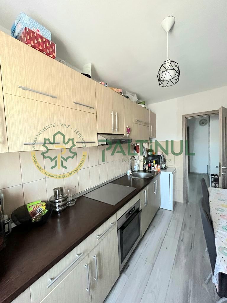 Apartament cu 3 camere cu balcon et. 4 Scoala de Inot