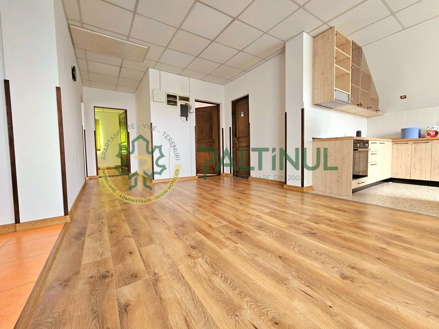 Apartament multifuncțional Trei Stejari, 2 locuri parcare