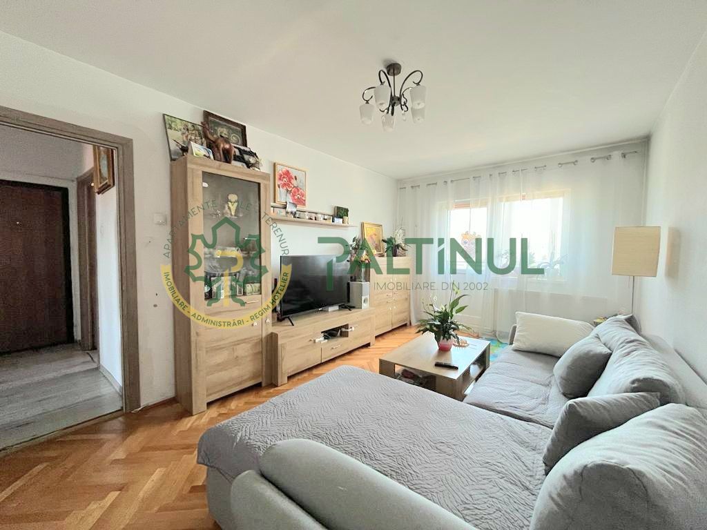 Apartament cu 3 camere cu balcon et. 4 Scoala de Inot