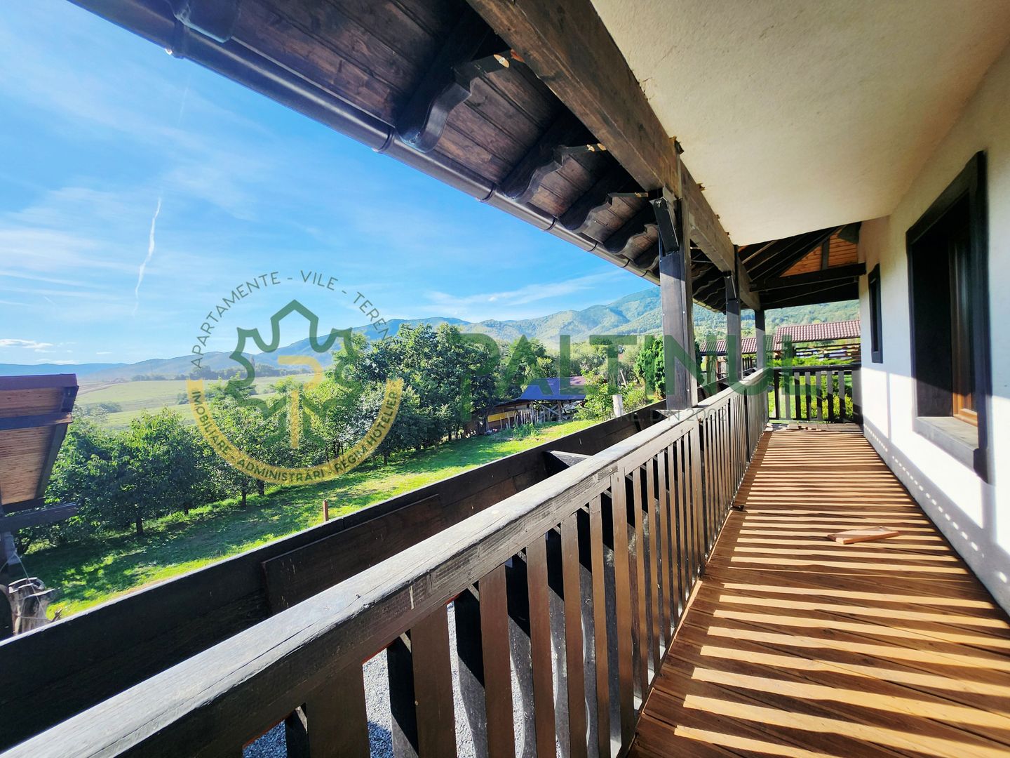 Casă modernă în Tocile – 1700 mp teren, 3 dormitoare, panoramă superbă