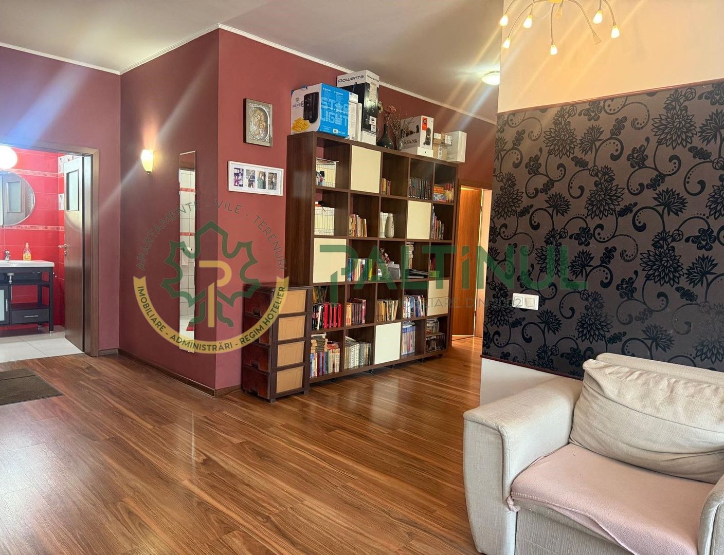 UD_0IW2XIoHUxOyLgv5yD-4D44D-hmh0i000qRMOfoM