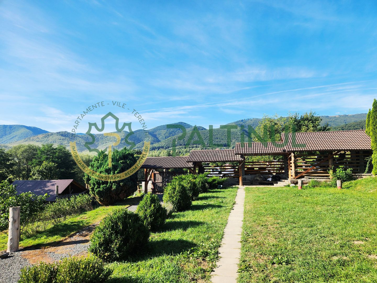 Casă modernă în Tocile – 1700 mp teren, 3 dormitoare, panoramă superbă