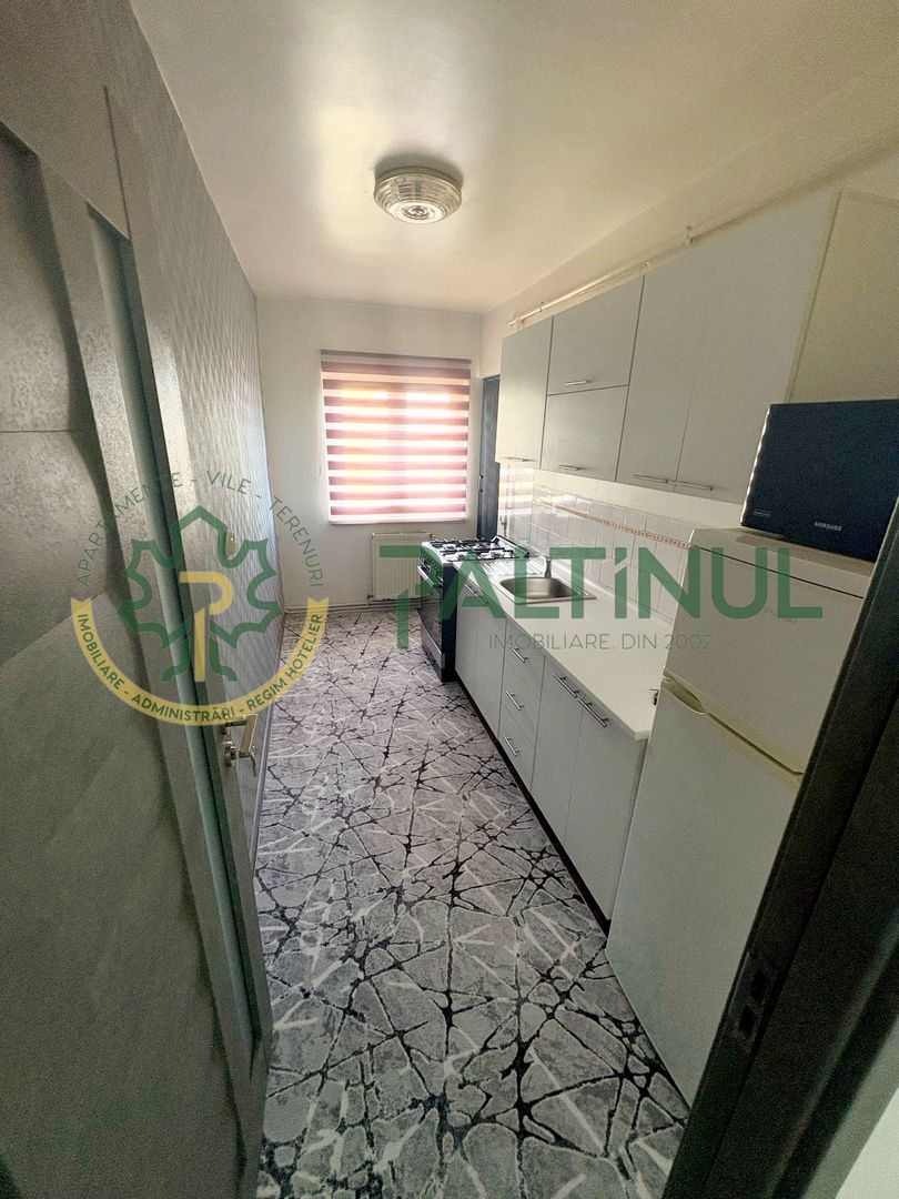 Apartament 2 camere decomandate cu pivnita, VASILE AARON-SEMAFORULUI