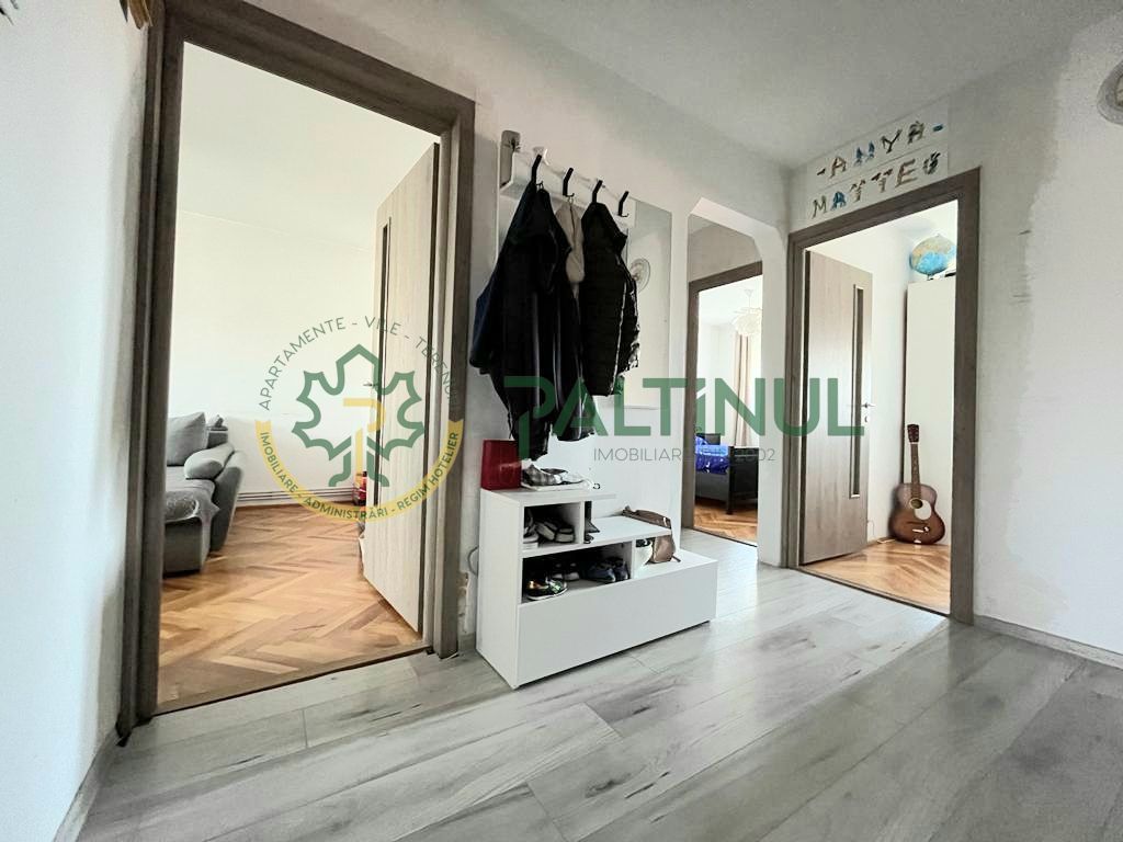 Apartament cu 3 camere cu balcon et. 4 Scoala de Inot