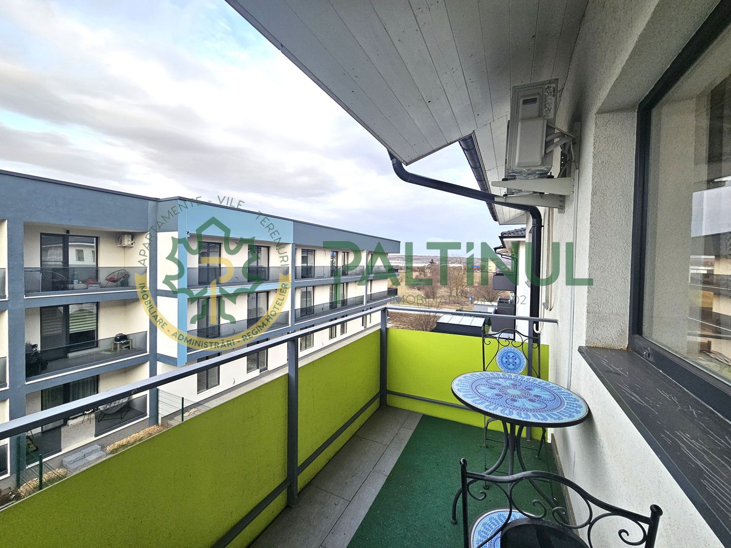 _V5foCawFLR1pHWZK_P7E6EI5YiSWWEeTL1jSzZldXQ