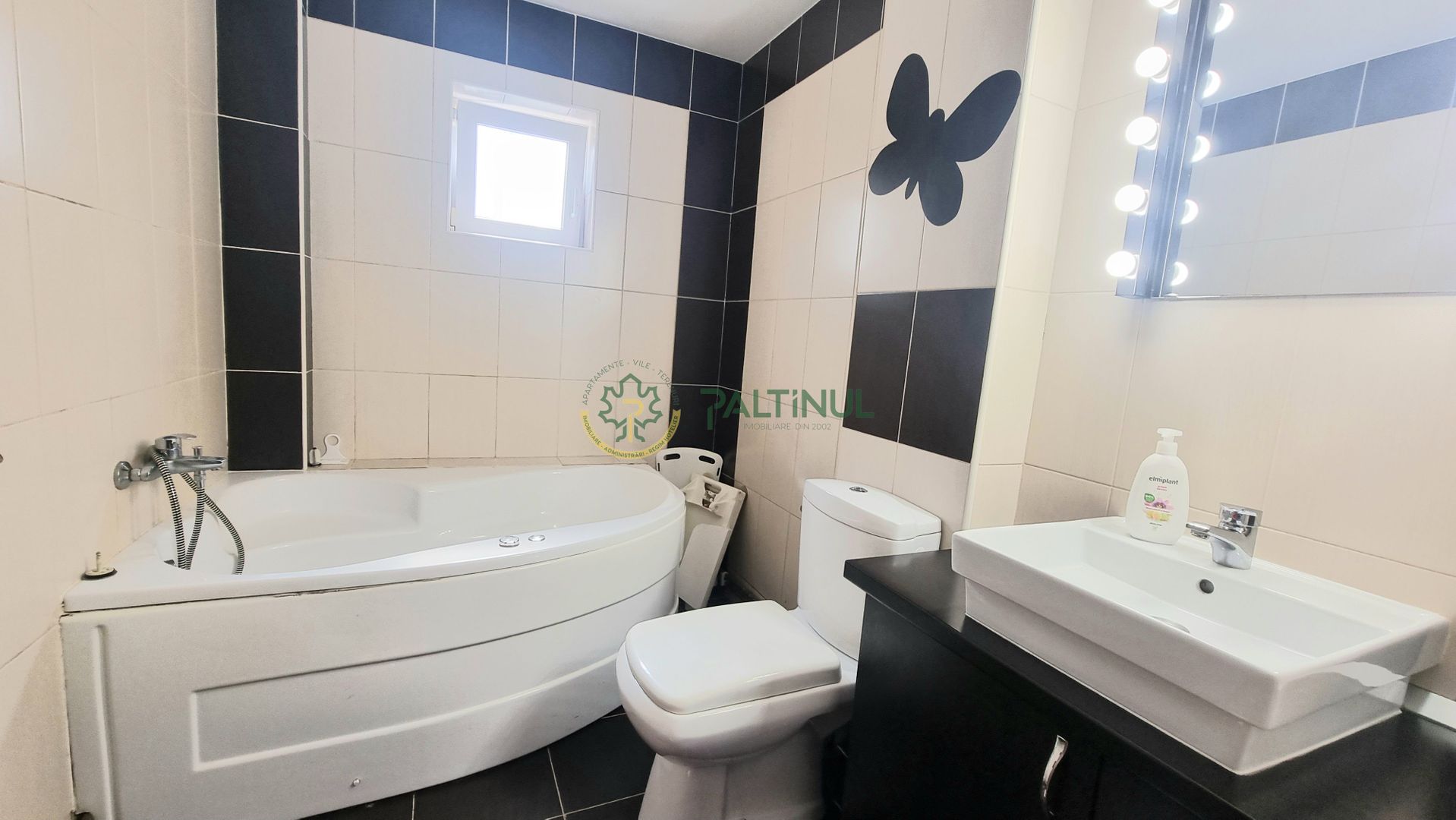 Apartament 3 camere , parter, loc de parcare – zona 3 Stejari