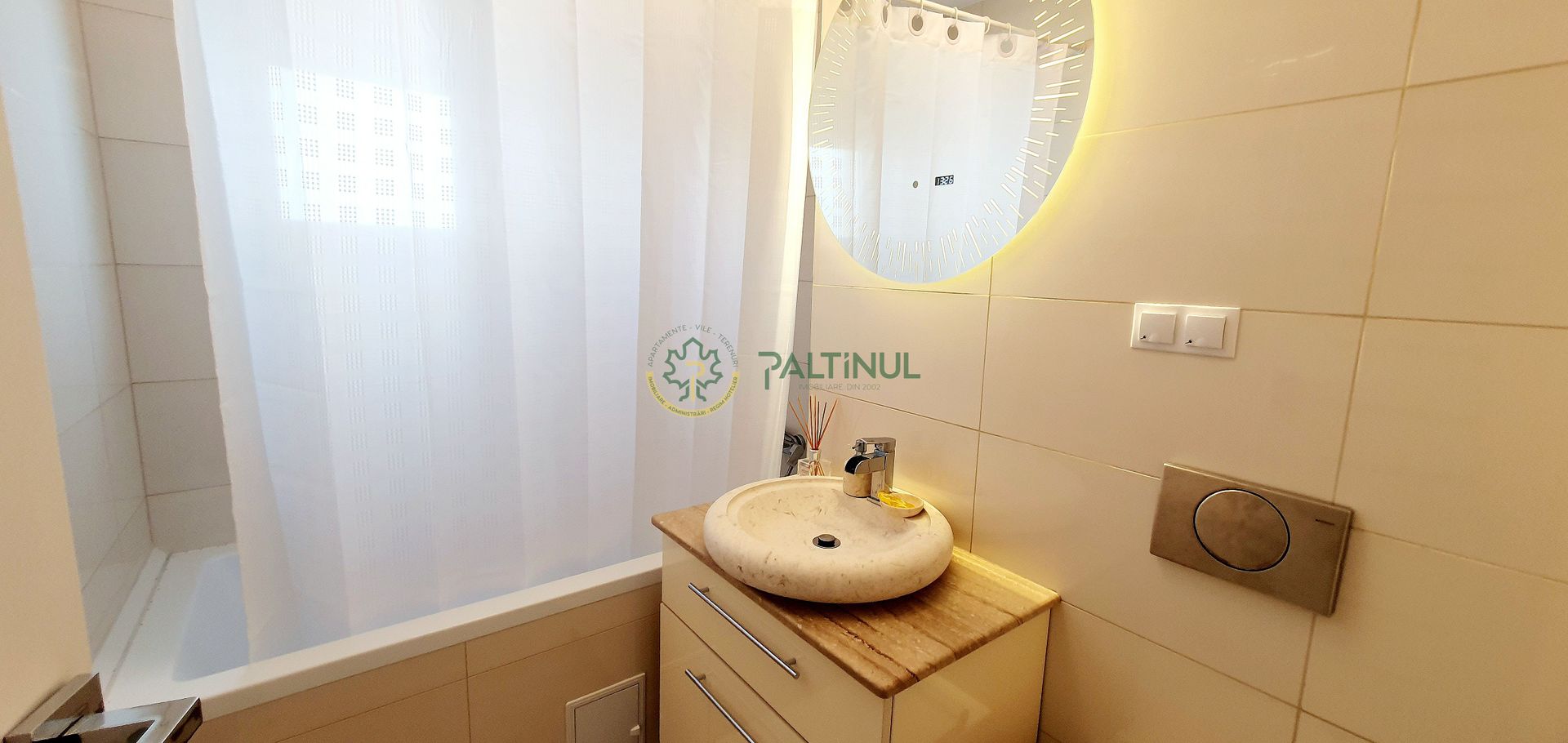 Apartament cu 3 camere, zona Doamna Stanca