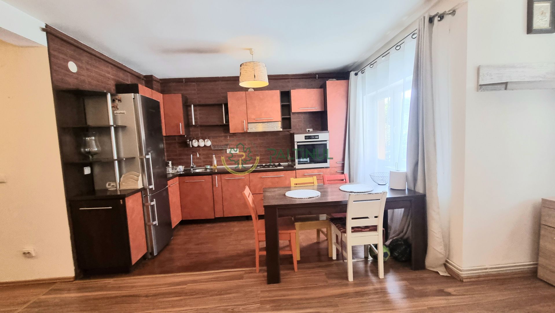 Apartament 3 camere , parter, loc de parcare – zona 3 Stejari