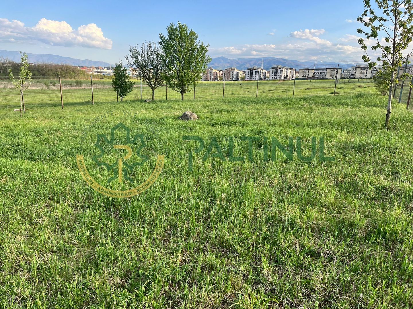 Teren intravilan de vânzare – 440 mp, împrejmuit, Sibiu