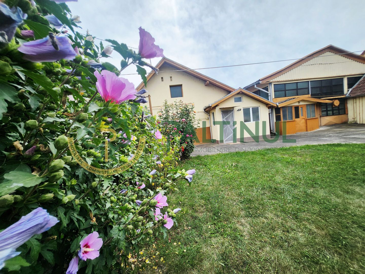 Casă cu teren 671 mp și hală 270 mp – Lazaret, acces din 2 străzi