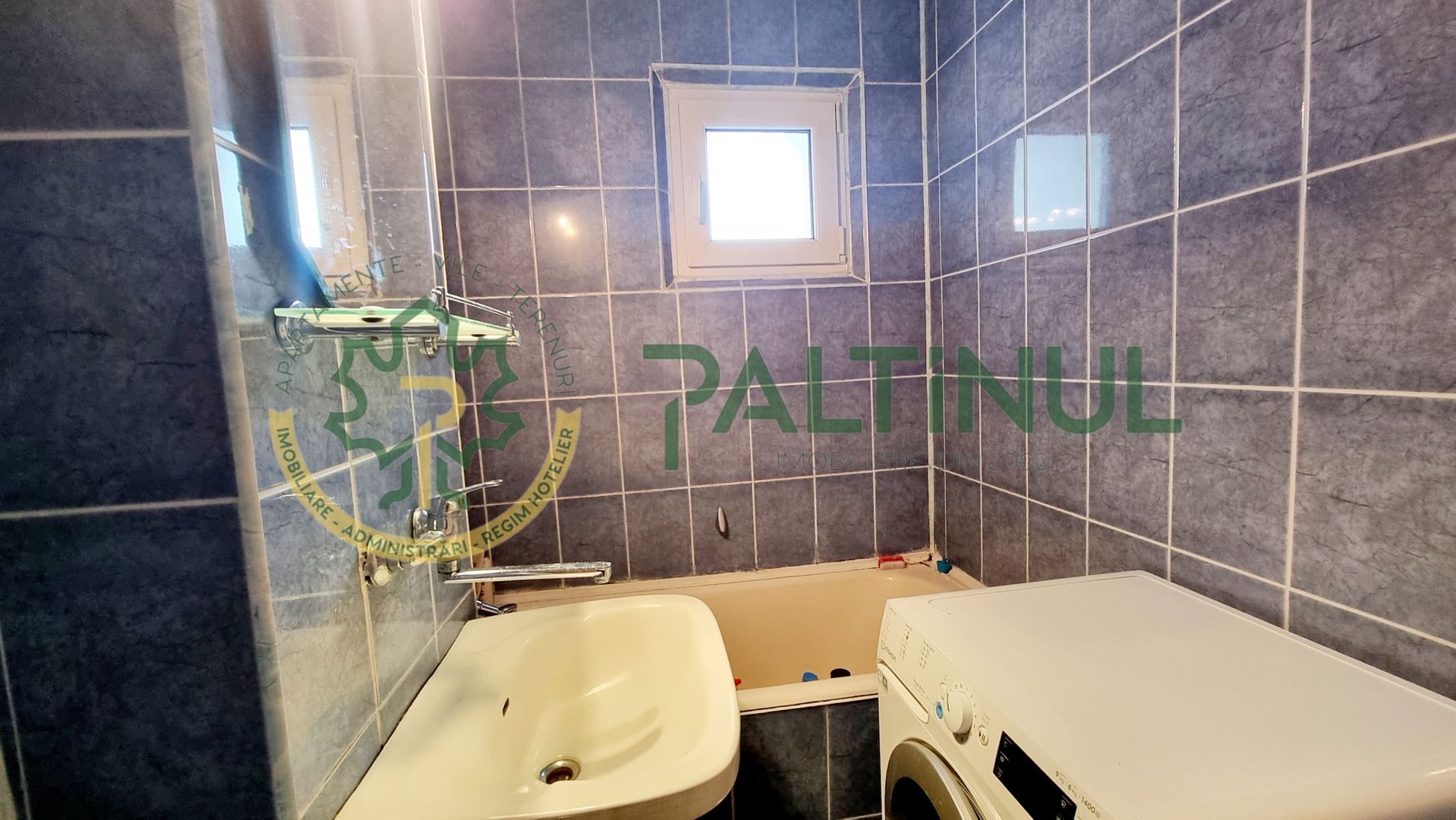 Apartament 3 camere Vasile Aaron, decomandat cu balcon, etaj 4/10, pivniță