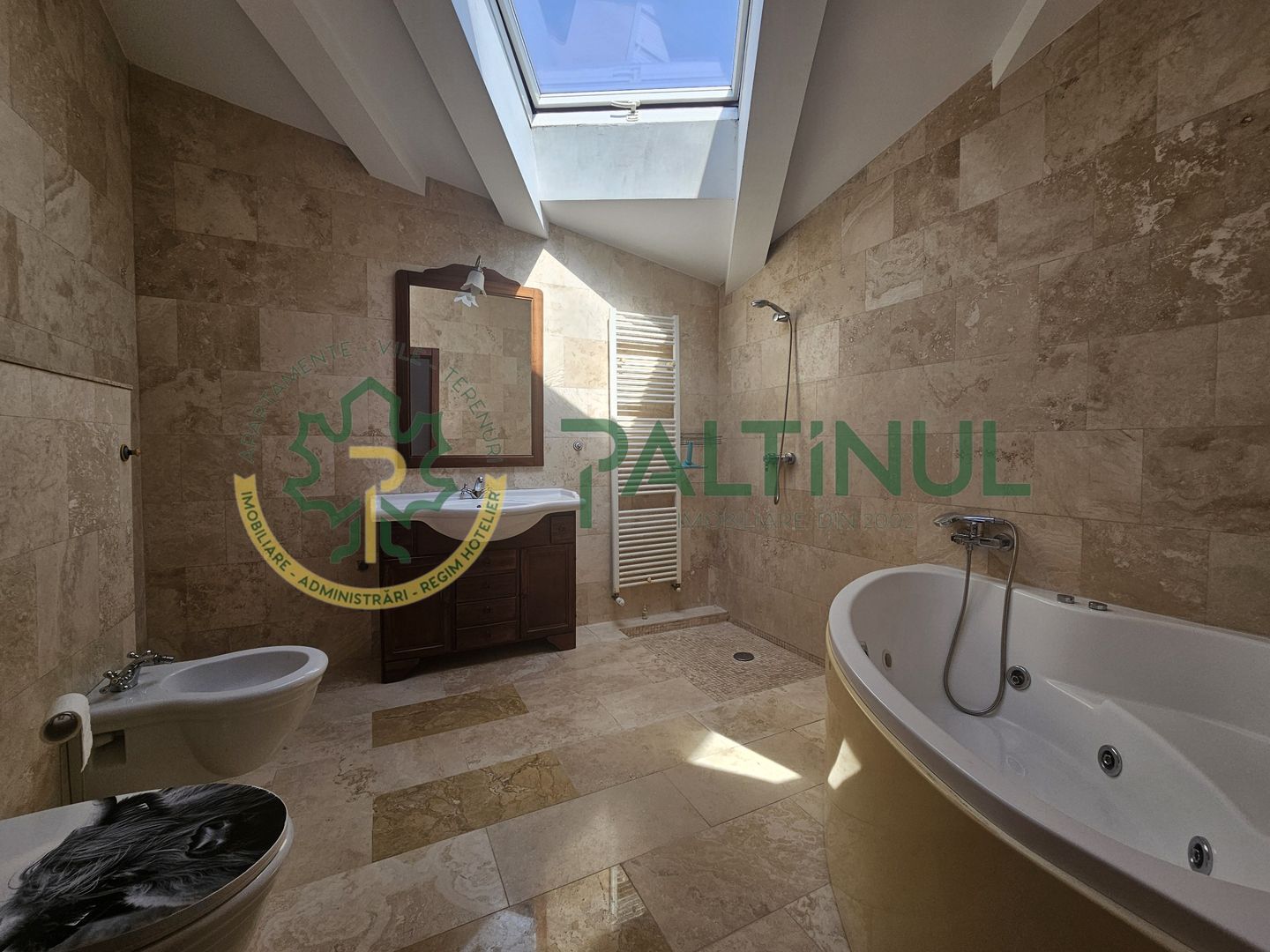 Casă individuală de lux,  curte mare, 5 camere Șelimbăr,Sibiu