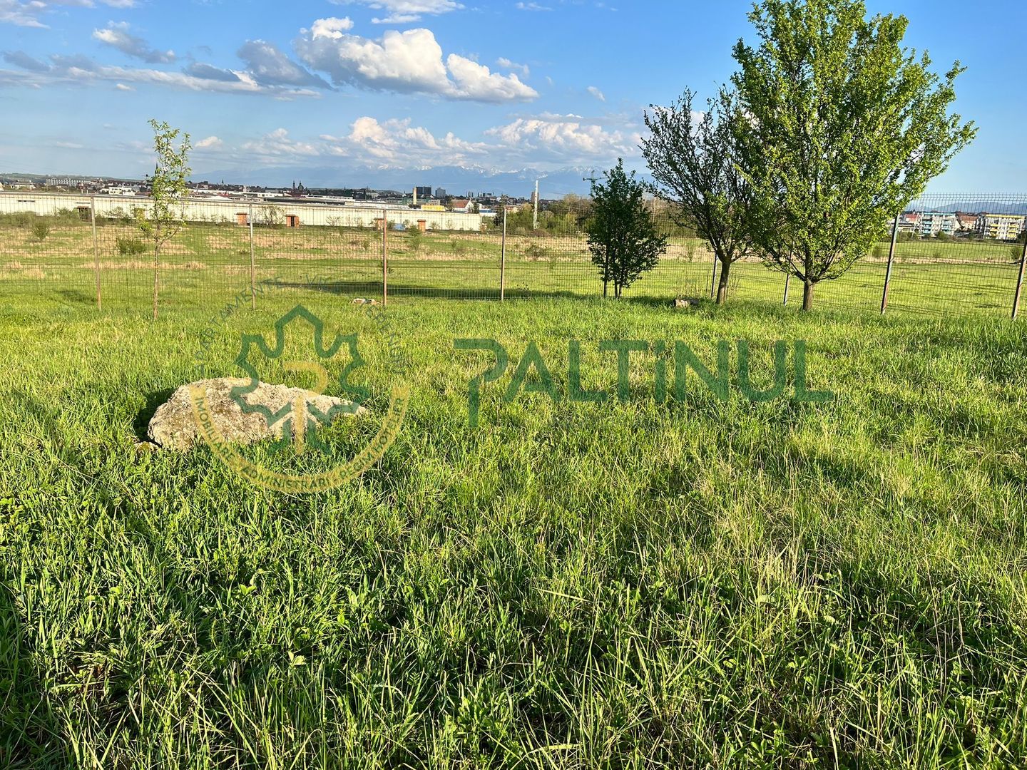 Teren intravilan de vânzare – 440 mp, împrejmuit, Sibiu