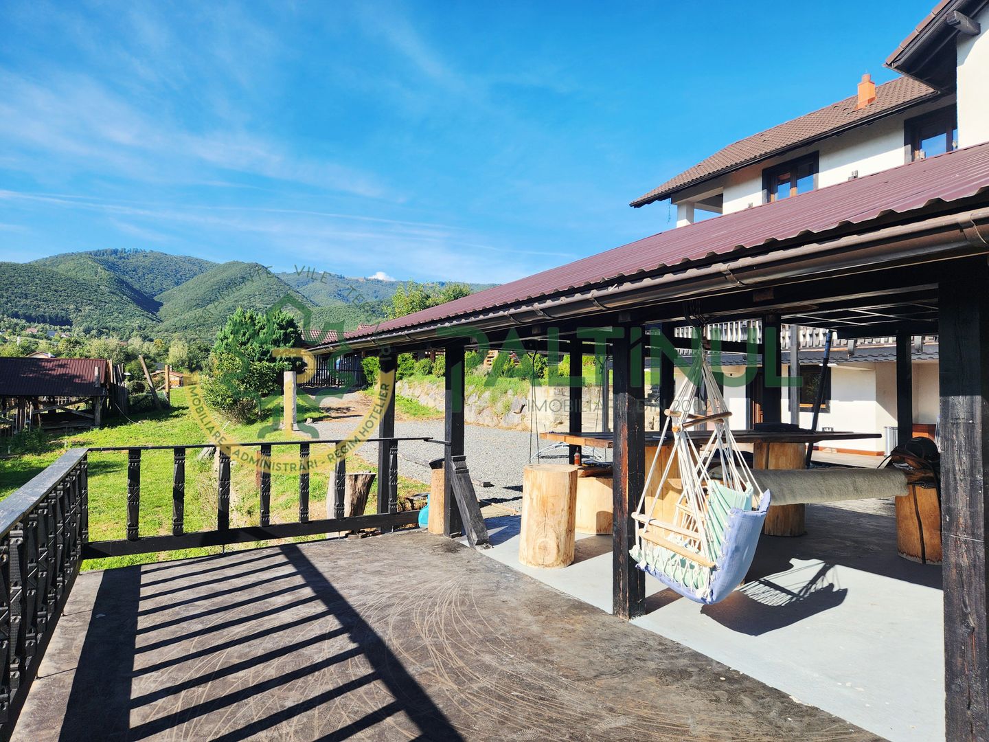 Casă modernă în Tocile – 1700 mp teren, 3 dormitoare, panoramă superbă
