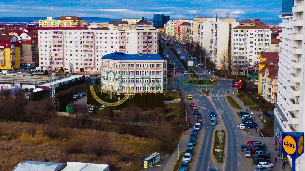 Zona Mihai Viteazu: Apartament 3 Camere cu Potențial Unic