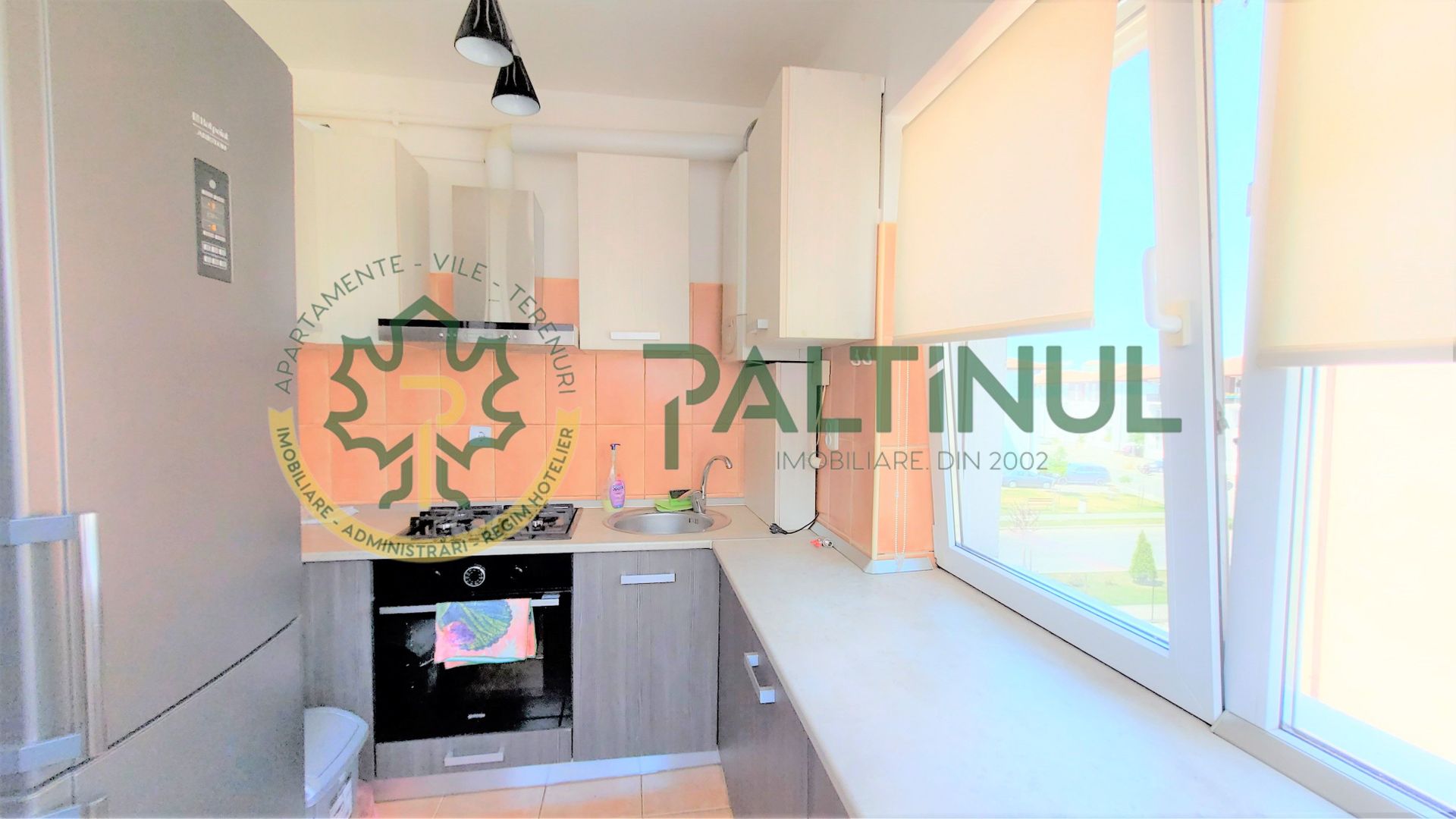 Apartamemt 3 camere et. 2,  balcoane 2, loc parcare 2 pe  Brana