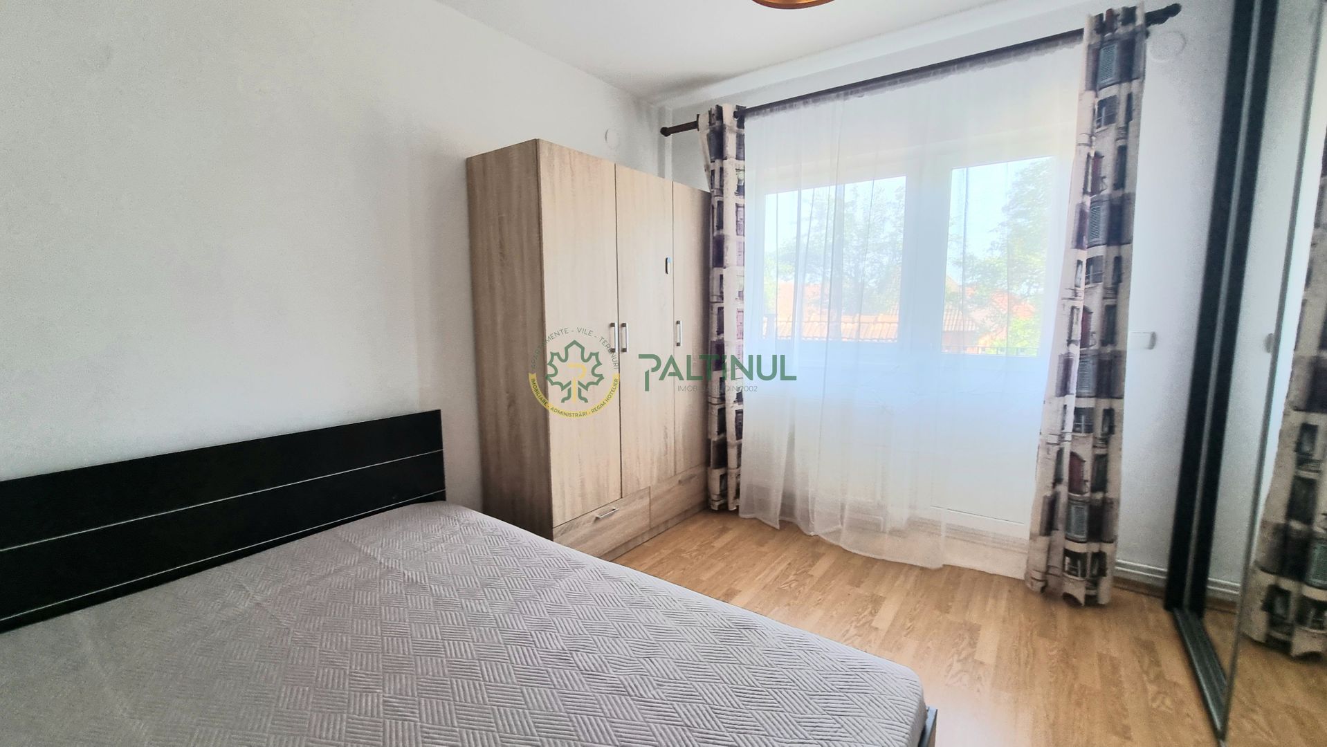 Apartament 3 camere , parter, loc de parcare – zona 3 Stejari