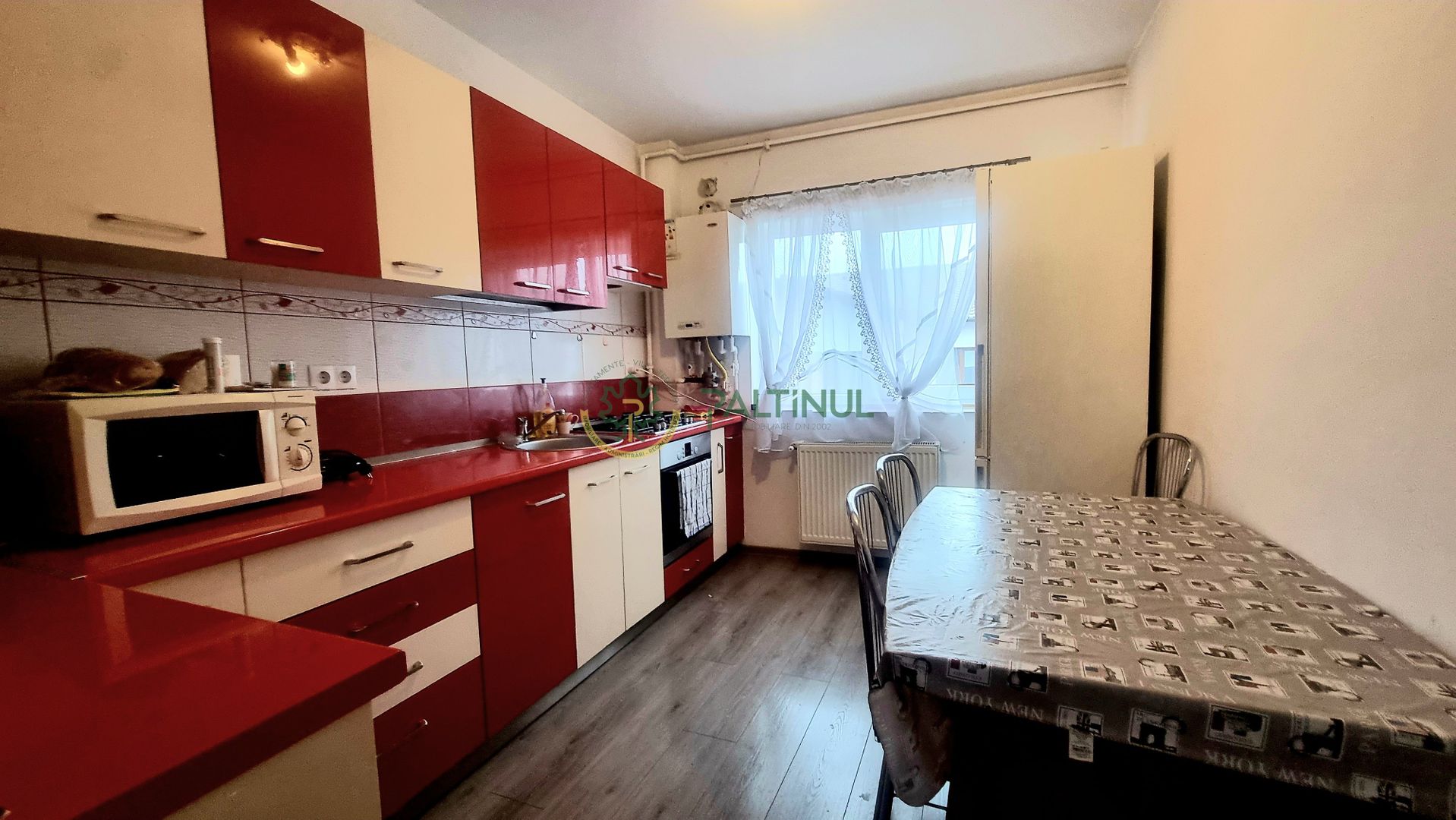 Apartament 2 camere Calea Cisnădiei et. 3 cu balcon, terasa,parcare